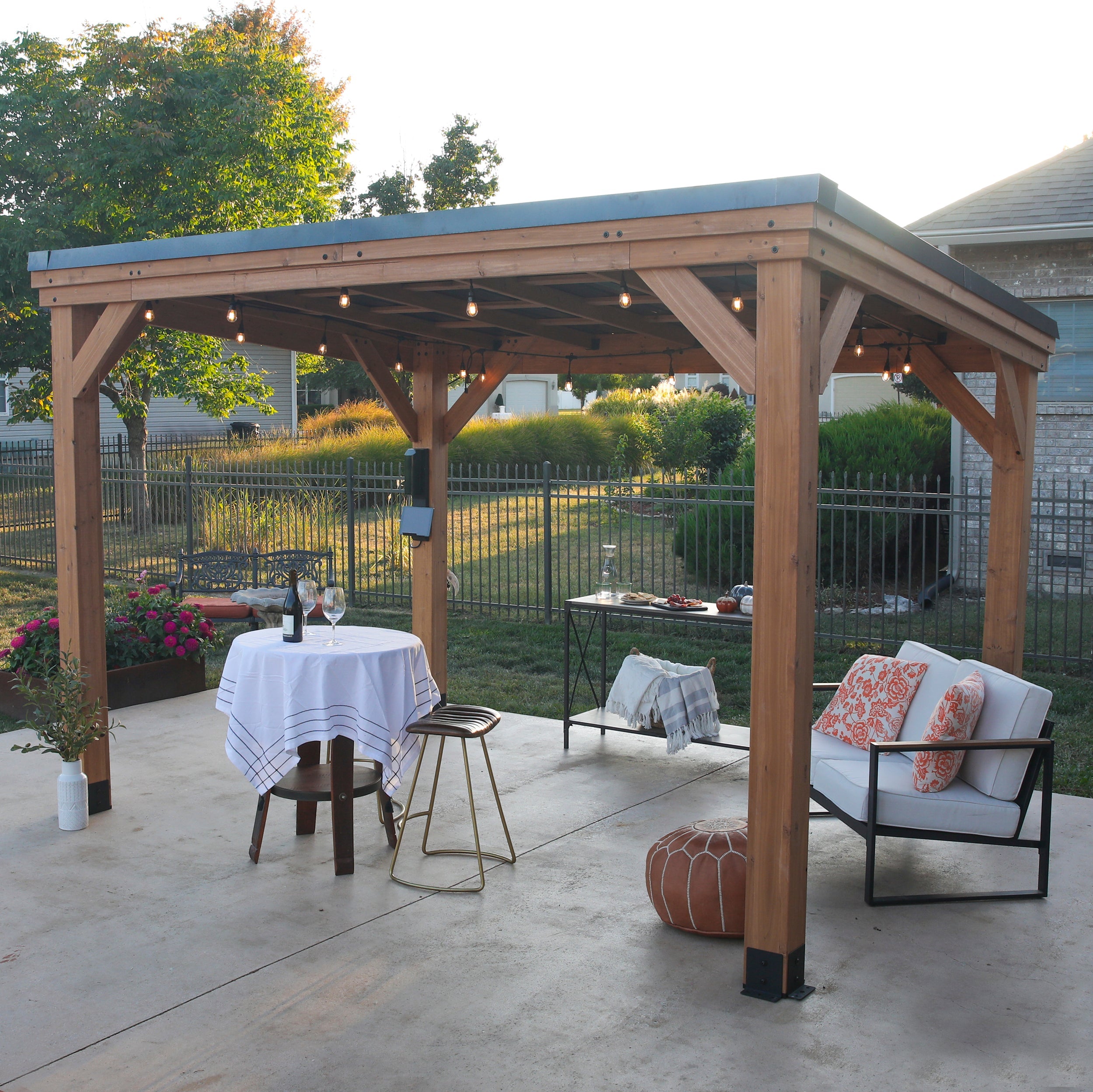 3.7m X 2.9m (12ft x 9.5ft) Arcadia Gazebo