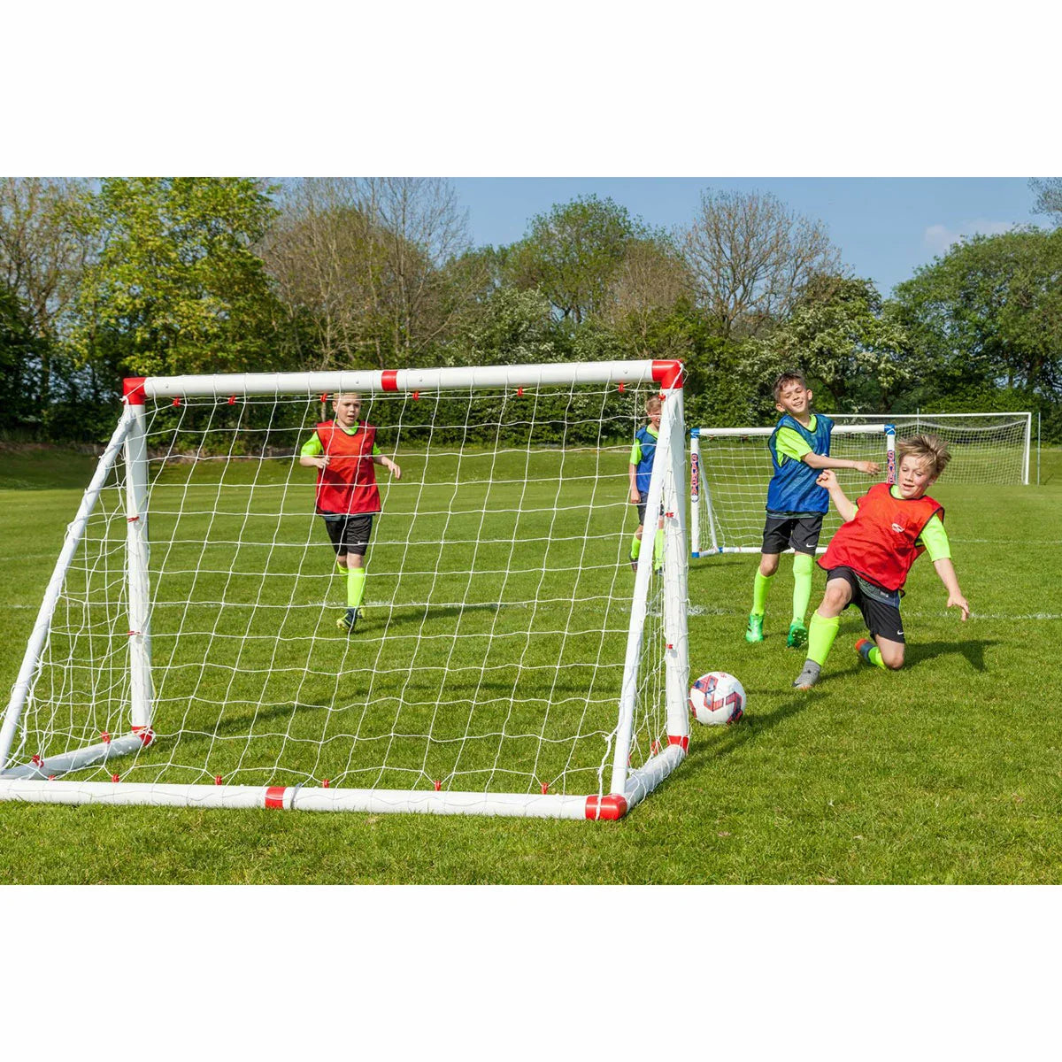 Samba 6' X 4' Football Goal Set with Carry Bag and Bibs