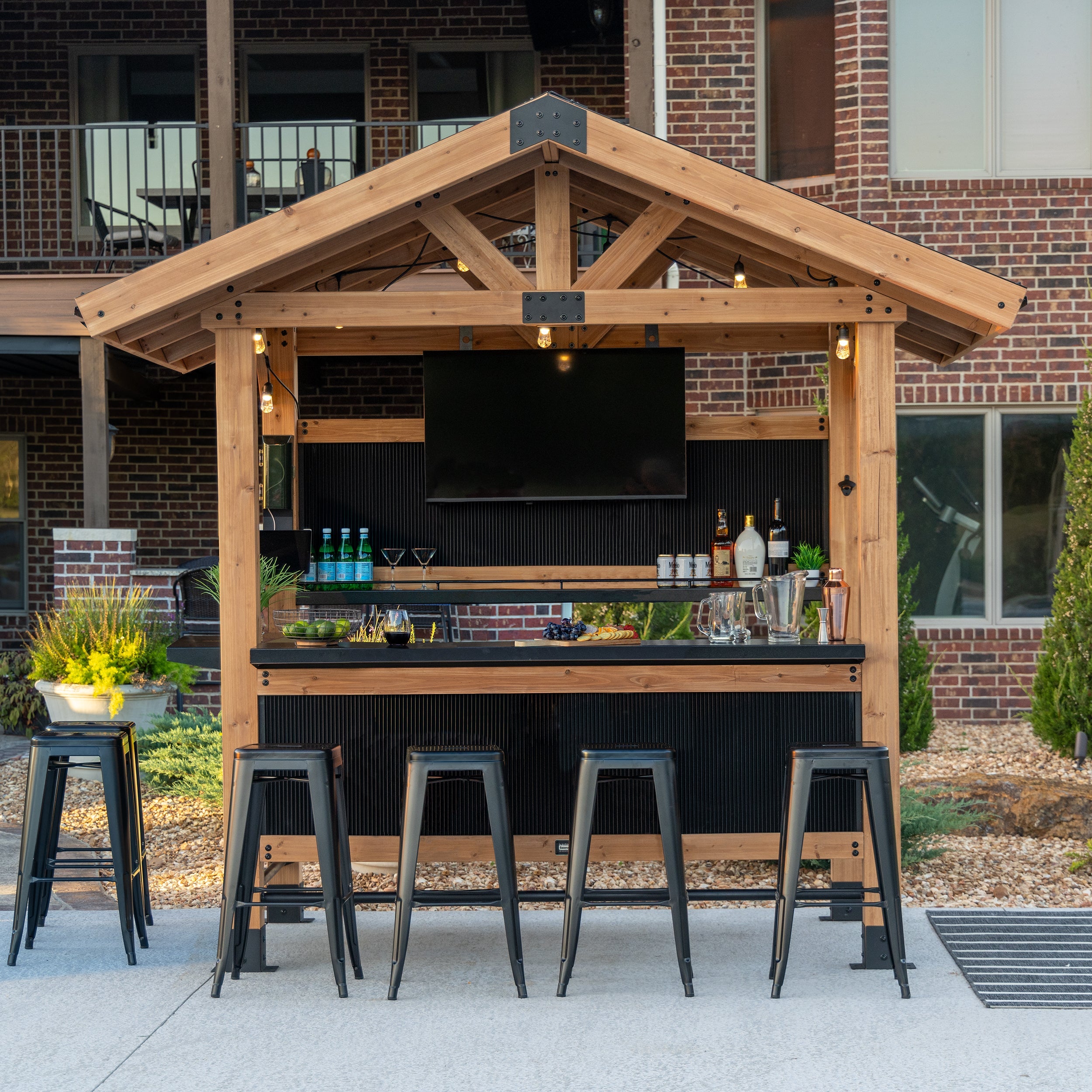 2.9m x 1.9m (10ft x 6ft) Palisade Outdoor Bar