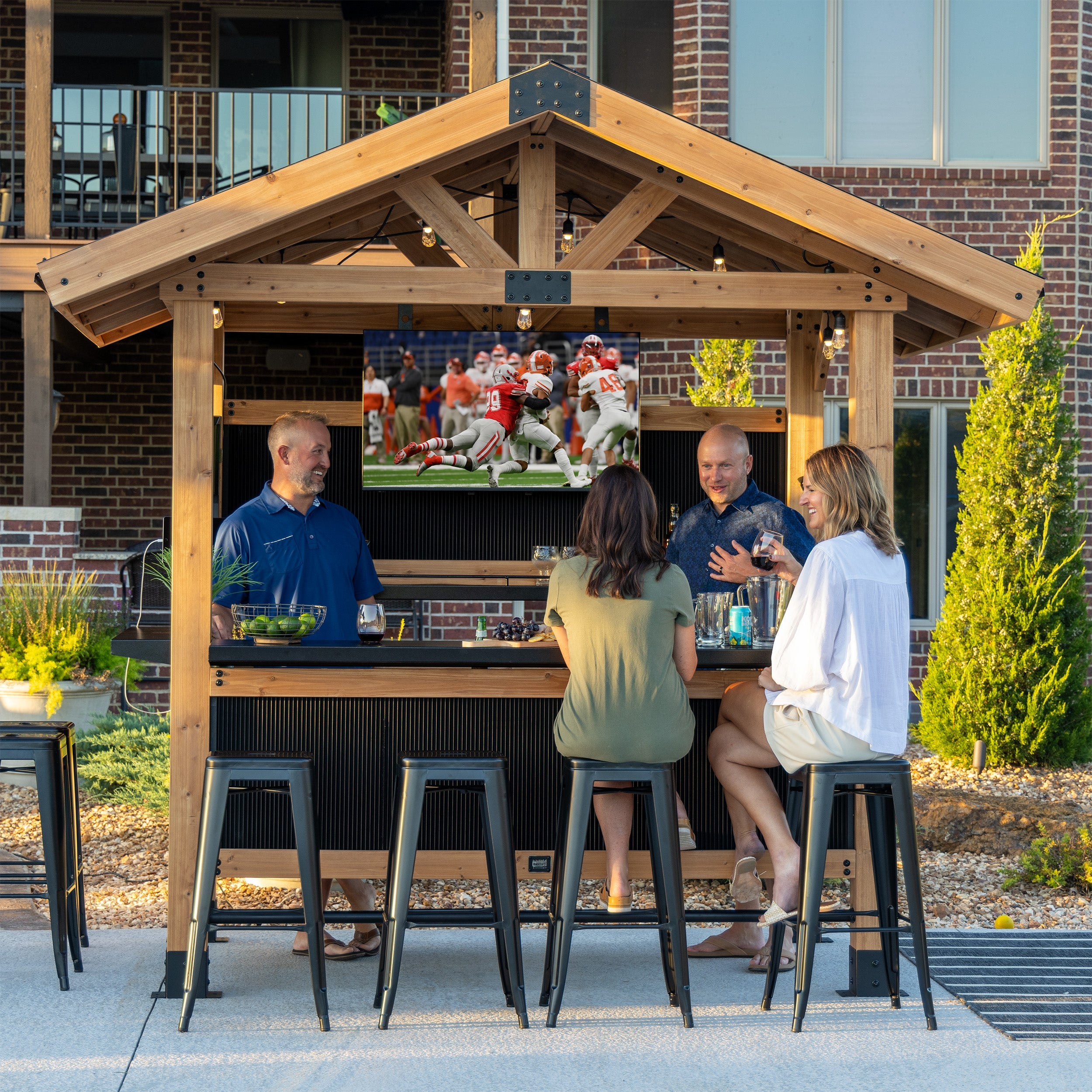 2.9m x 1.9m (10ft x 6ft) Palisade Outdoor Bar
